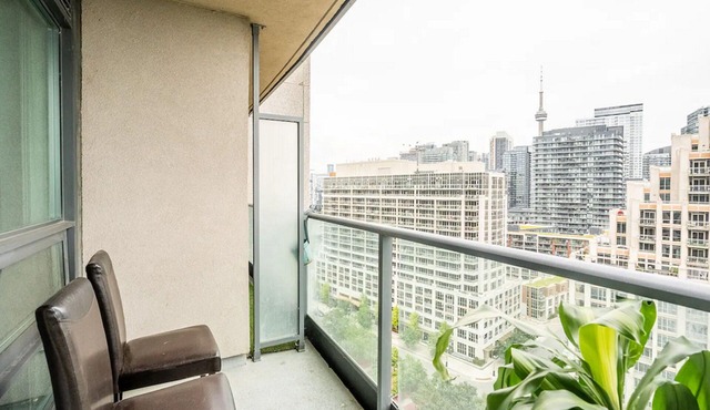3BDR Core Downtown Toronto w/Gym, Pool. Parking