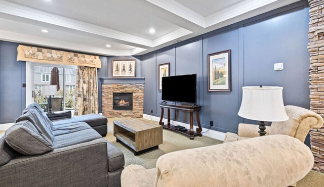 3BDR Family Home, 10 Mins to Blue Mtn Village!