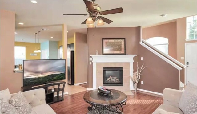 3BDR Getaway and Kids Playroom, Katy Mills Food & Fun