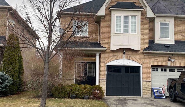 3BDR House in Oakville Luxury Style & Comfort