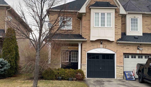 3BDR House in Oakville Luxury Style & Comfort
