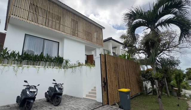 3Bdr New Villa with Pool, Rooftop Terrace in Secured New Kuta Golf Area