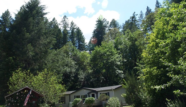 3bdrm/2ba Home fenced 1 ac lot, Secluded, Convenient, Hiking, Fishing, Redwoods