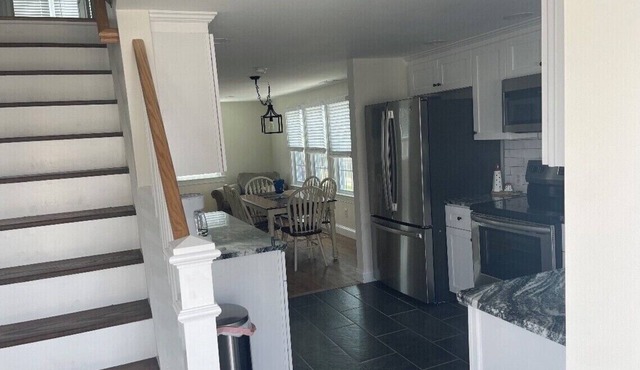 3bdrm - 2bath with private deck