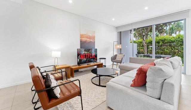 3BDRM Coastal Oasis in Magenta