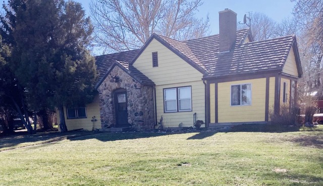 3BDRM Home in Historic Fort Peck, walk to Summer Theatre, Ft. Peck Hotel