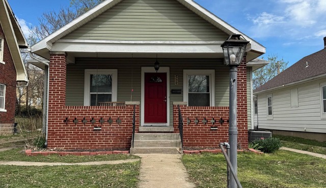 3bed 1 bath close to Katy trail and isle of capri casino.