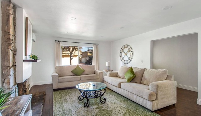 3Bed/2Bath | Close To South Coast Plaza & Freeway