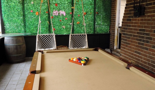 3bed 2bath Firepit, Pool Table, Darts, Pool.