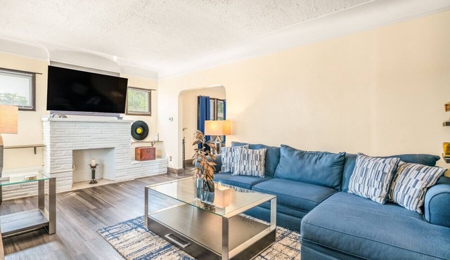 3bed/2bath Sleeps 10 - Chill House