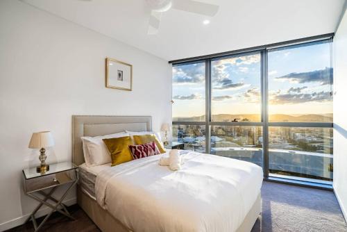 3Bed Apt in Queen's Wharf - level 33 City and Riverview with Carpark