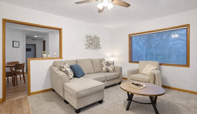 3Bed Cozy House in Quiet Neighborhood