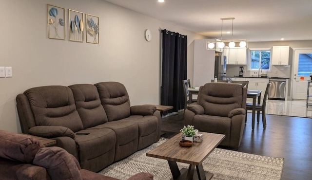 3bed Family abode in East Windsor/Tecumseh Rd