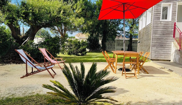 3bed house with private garden - Close to beaches