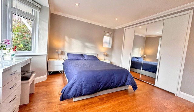 3Bed Luxury Home with Free Parking, 22 mins to Liverpool street central london