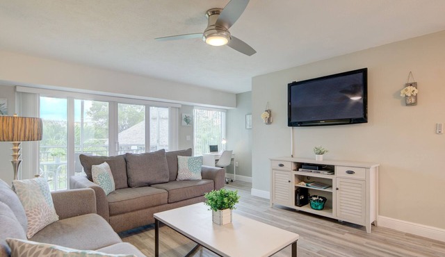 3bed vacation ocean side townhome 2pools,marina,lagoon,golf cart,bikes,kayaks