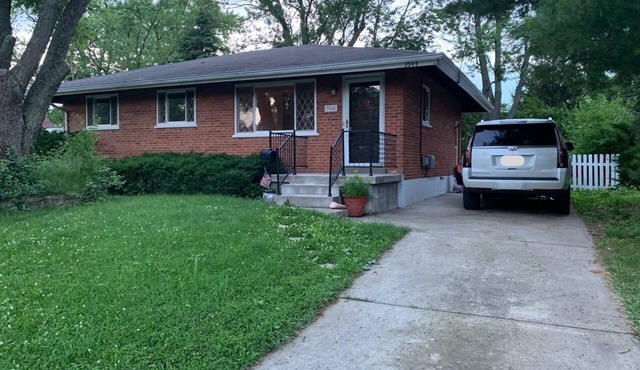 3bedr/2bath house near Summit park with fenced backyard and furnished basement