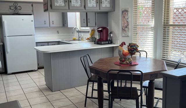 3bedroom 2bath 2car garage pet friendly