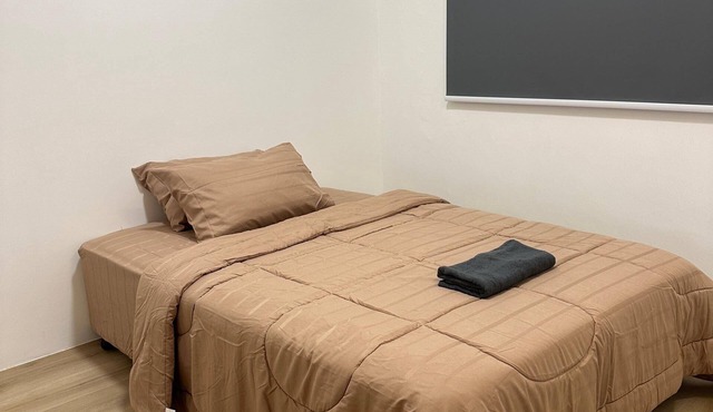 3bedroom 2bath apartment in fantastic Kuching with WiFi, gym, AC & water heaters