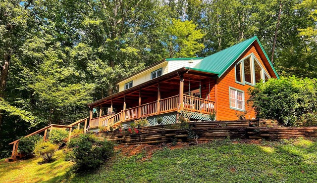3Bedroom~ 2Bath~Near All Attractions, Hot Tub~Game Room~Popcorn Machine~Views