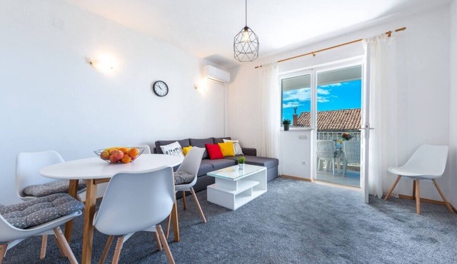 3bedroom apartment near Old Town!