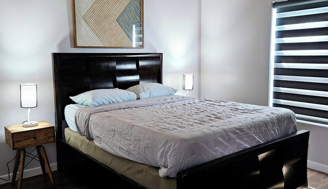 3bedroom country house 5 min plaza mall, restaurants, shopping centers hospitals