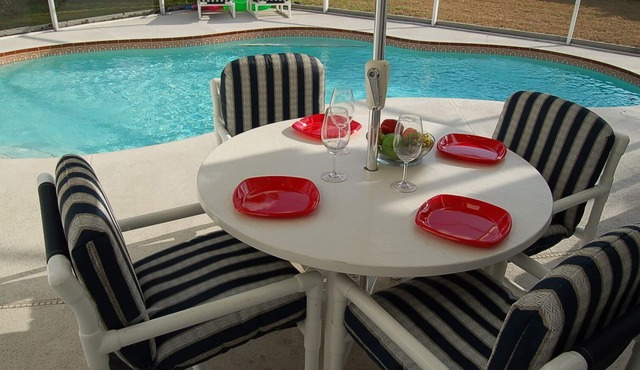 3bedroom home private pool, free pool heating near Disney I4 & shops
