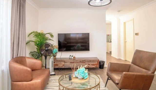 3bedroom Townhouse at Dundas