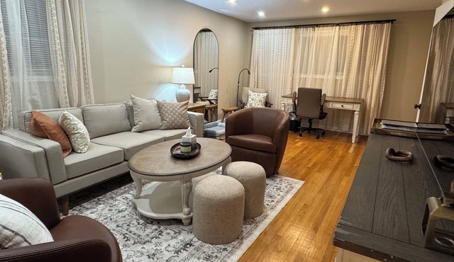 3BR 1.5Bath 2Car Parking Skokie Apt Near Chicago-Evanston