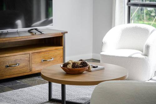 3BR 1B Home w Private Backyard, Shared Game Room