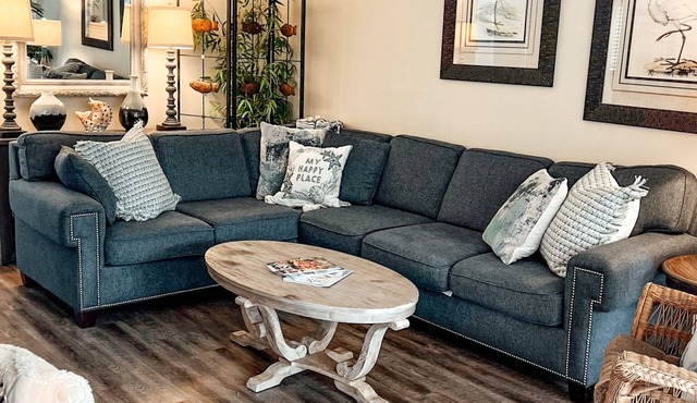 3BR 2.5 BA, 15-minute walk or 5-minute bike ride to beach, bike to shops & food