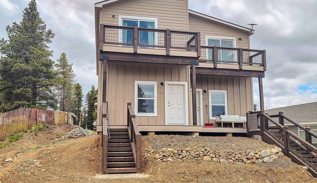 3BR | 2.5 bath, Mountain Views, 1 Mile to downtown