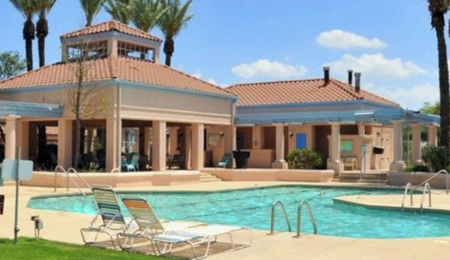 3BR 2.5 baths in this Quiet and Safe Community NW of Tucson Arizona.