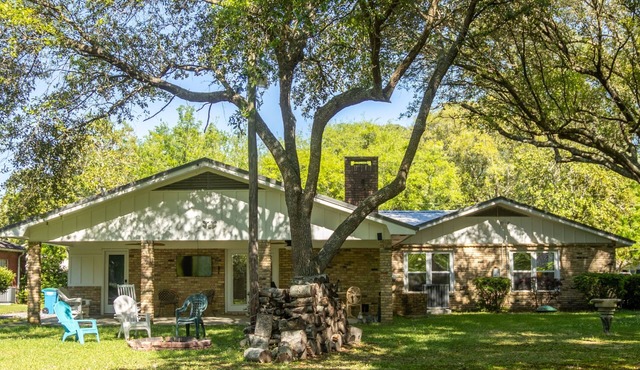 3BR/2,5BA close to Beach, Casinos & Downtown Ocean Springs! Shorebound