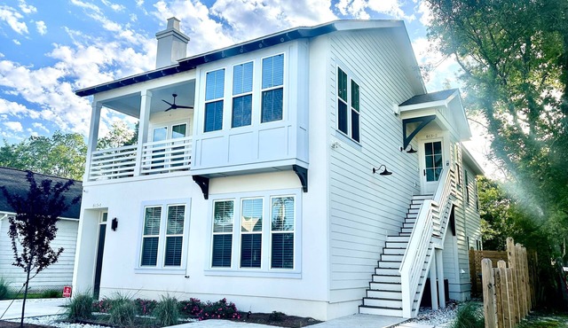 3BR/2.5BA in the heart of downtown Ocean Springs! The Wellington Penthouse