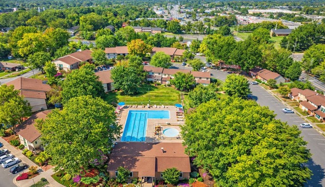 3BR/2 bath Condo Near Downtown High Point and High point University sleeps 6