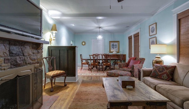 3BR 2BA Dynamite Cooper Young Craftsman 2 blocks from Cooper Young intersection!