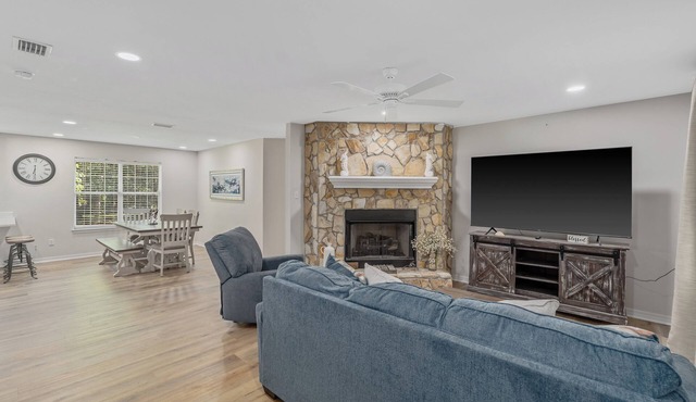 3BR/2BA House near Gulf Shores, Orange Beach, and OWA. Spacious and Cozy!