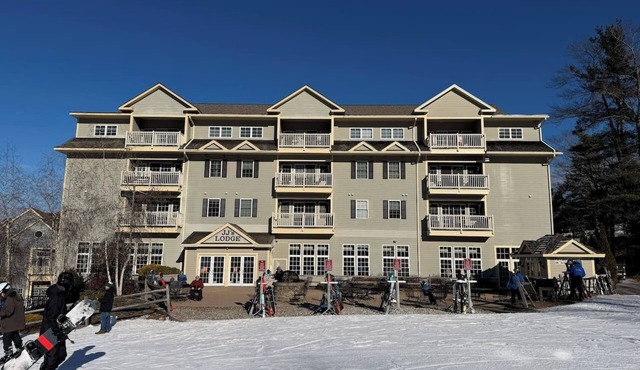3BR 2BA JJs Lodge @ Jiminy Peak - Ski In-Ski Out