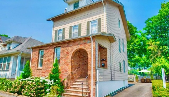 3BR, 2BA- Maplewood-Train, Pets, Laundry Furnished, Near NYC