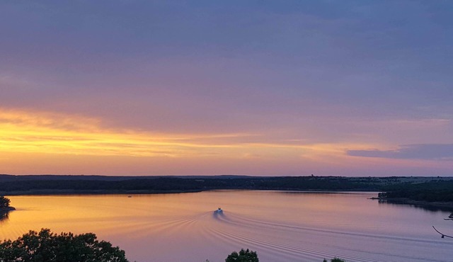 3BR/2BA Skiatook Lake House - Best View on the Lake!