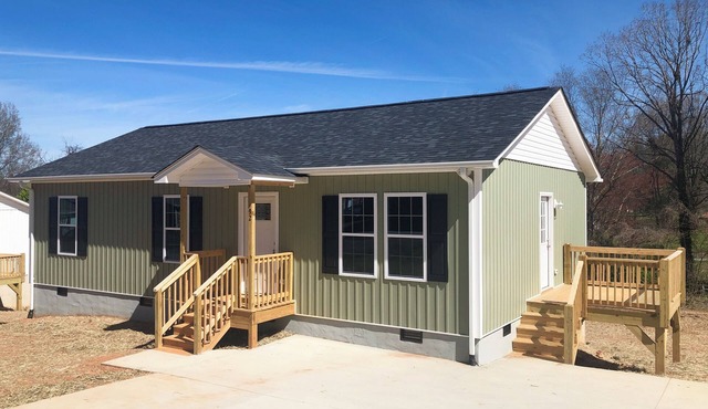 3BR/2BA Stylish & Comfortablen3 Queen Beds
