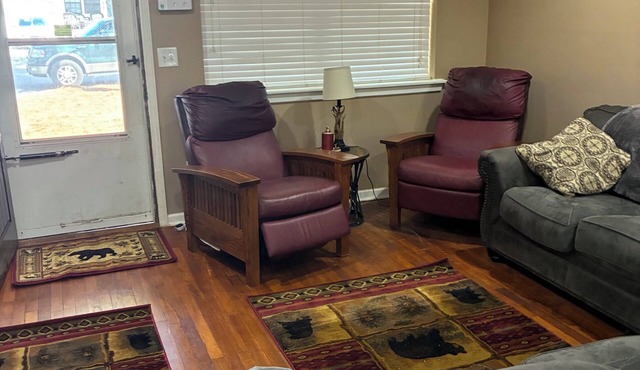3BR 2bath house, large kitchen, fenced backyard,deck&wheel chair ramp on back.