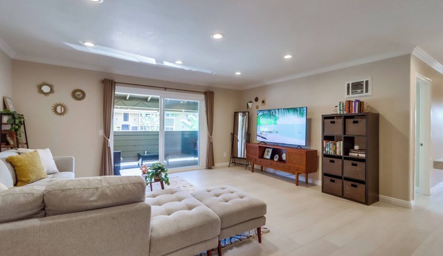 3BR/2BTH Garage, King, Crib, Pool & Hot Tub