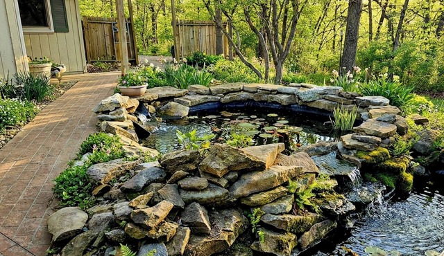 3BR/3.5BA Secluded Aqua-Eden Nature Manor; Ensuite Dual-Spas on 60 Scenic Acres