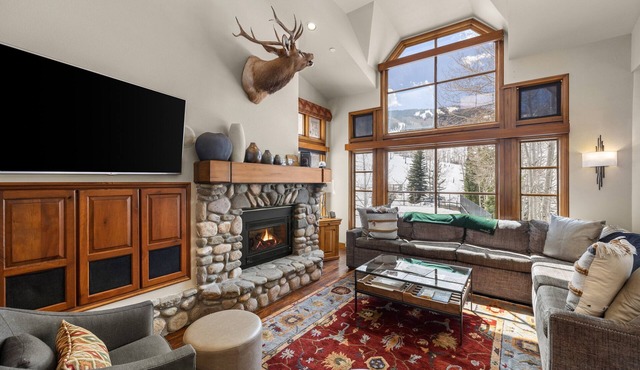 3BR/3.5BA Townhome Steps to Beaver Creek Village & Lifts