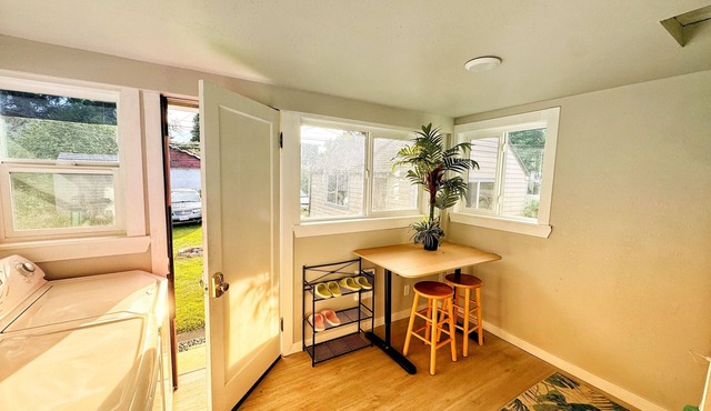 3BR/3BA Base, Expand to 6BR for extra cost, Sleeps up to 14, Central & Cozy home