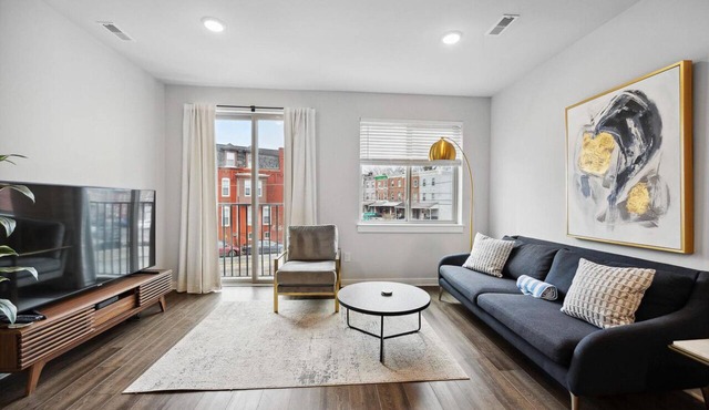 3BR 3BA Condo + Parking near UPenn, Drexel, Art Museum, Zoo, Downtown