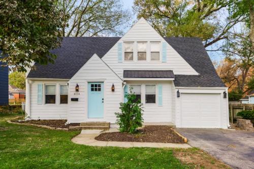 3BR 3BA Fairway Home Dog-Friendly Fenced Yard
