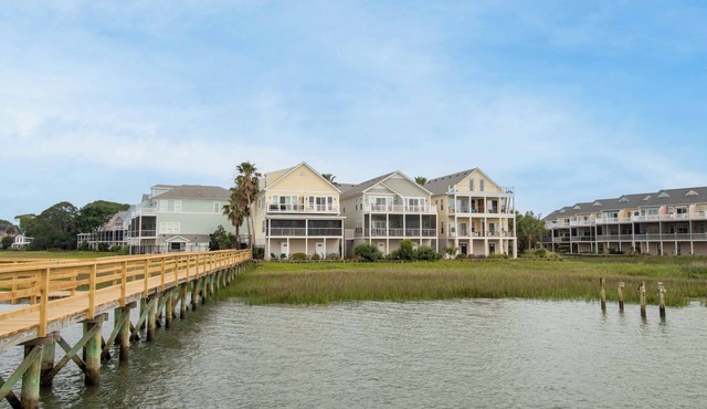3br/3ba River Views Pool and Dock Access~ River Walk
